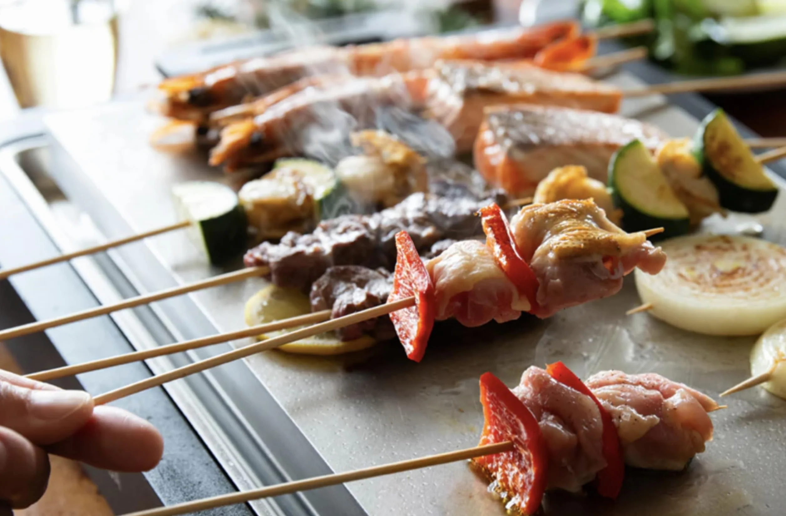 The Teppanyaki | Electric Griddle | 15” W x 9.6” D Cooking Surface | 6.6mm Thick Plate | Precise Temperature Control (320°F–430°F) | 360 Design | Perfect for Steak, Okonomiyaki, Crepes, & More