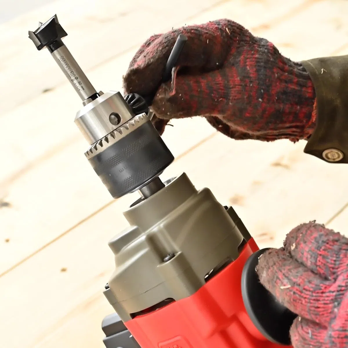 Mollom 21mm (13/16") Forstnerbohrer mit langlebiger YG8 Hartmetall-Dicke von 2,0mm für präzise Holzbearbeitung. Ideal für Hartholz, Kunststoff und Sperrholz