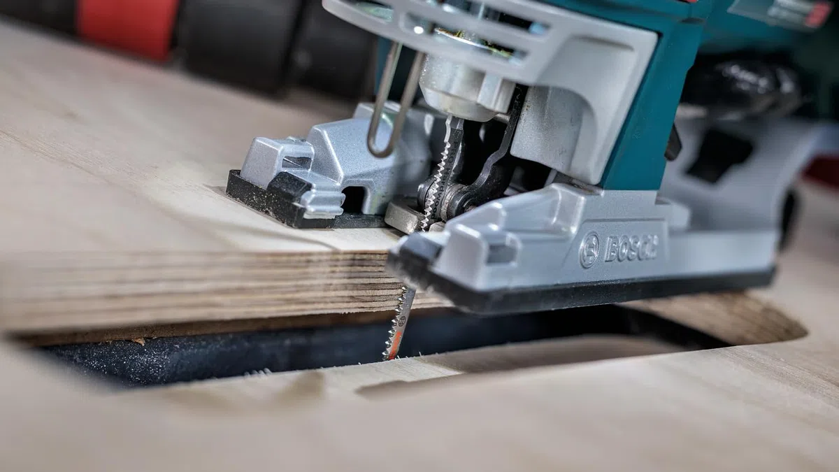 Bosch 5x PRO Hardwood clean T101AOF Stichsägeblatt für Kurvenschnitte (für Hartholz, Multiplexplatte, Länge 83 mm, Professional Zubehör Stichsäge)